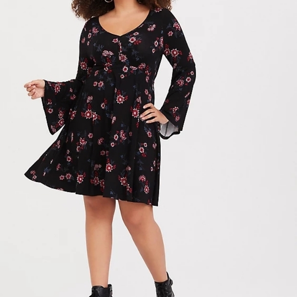 TORRID BLACK FLORAL BELL SLEEVE SKATER DRESS